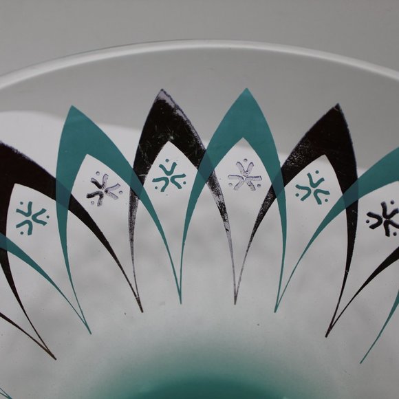 Mid Century Anchor Hocking Atomic Serving Glass Bowl - Picture 5 of 7